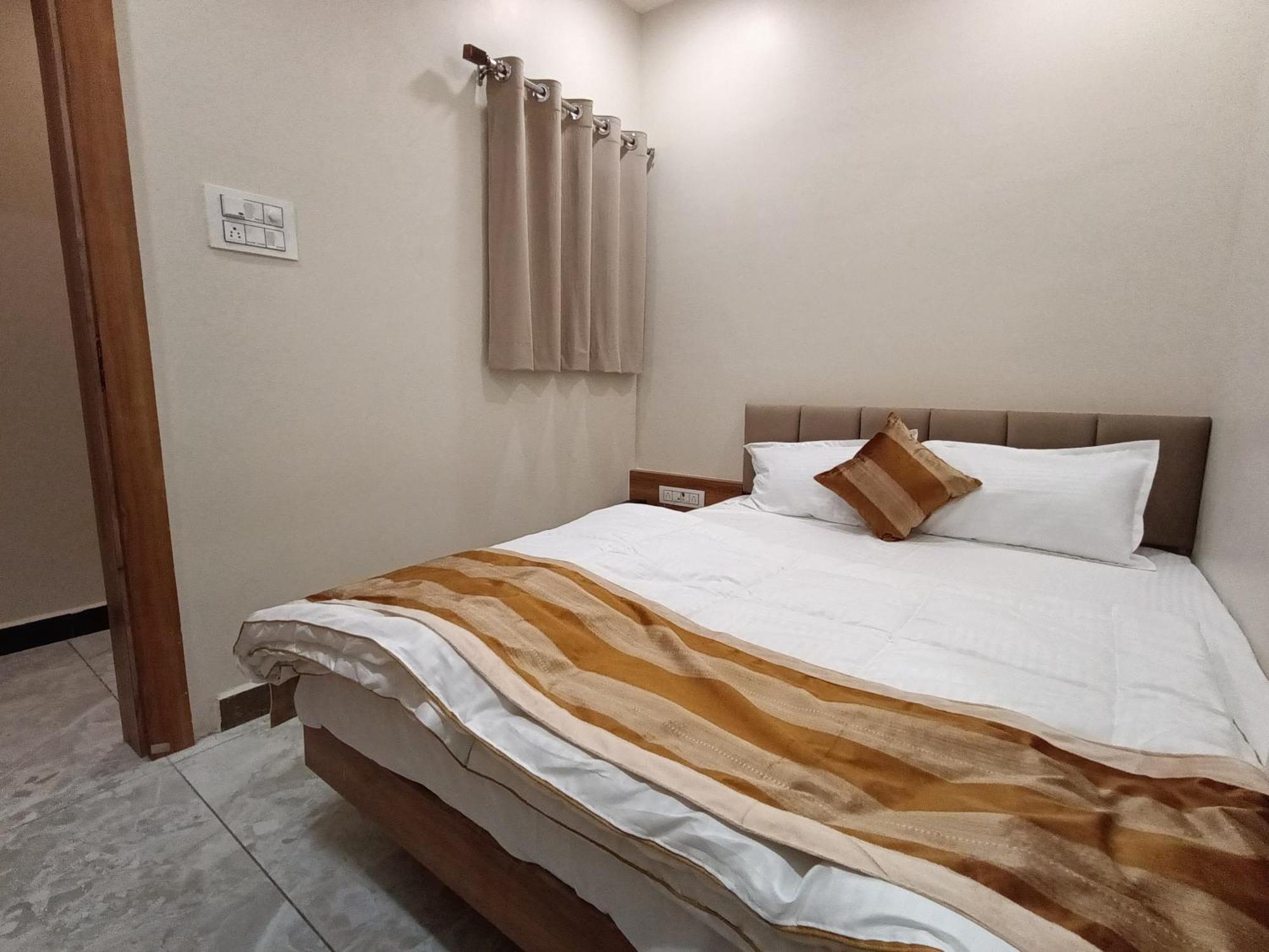 Shree Shyamraj Hotel Ujjain Extérieur photo