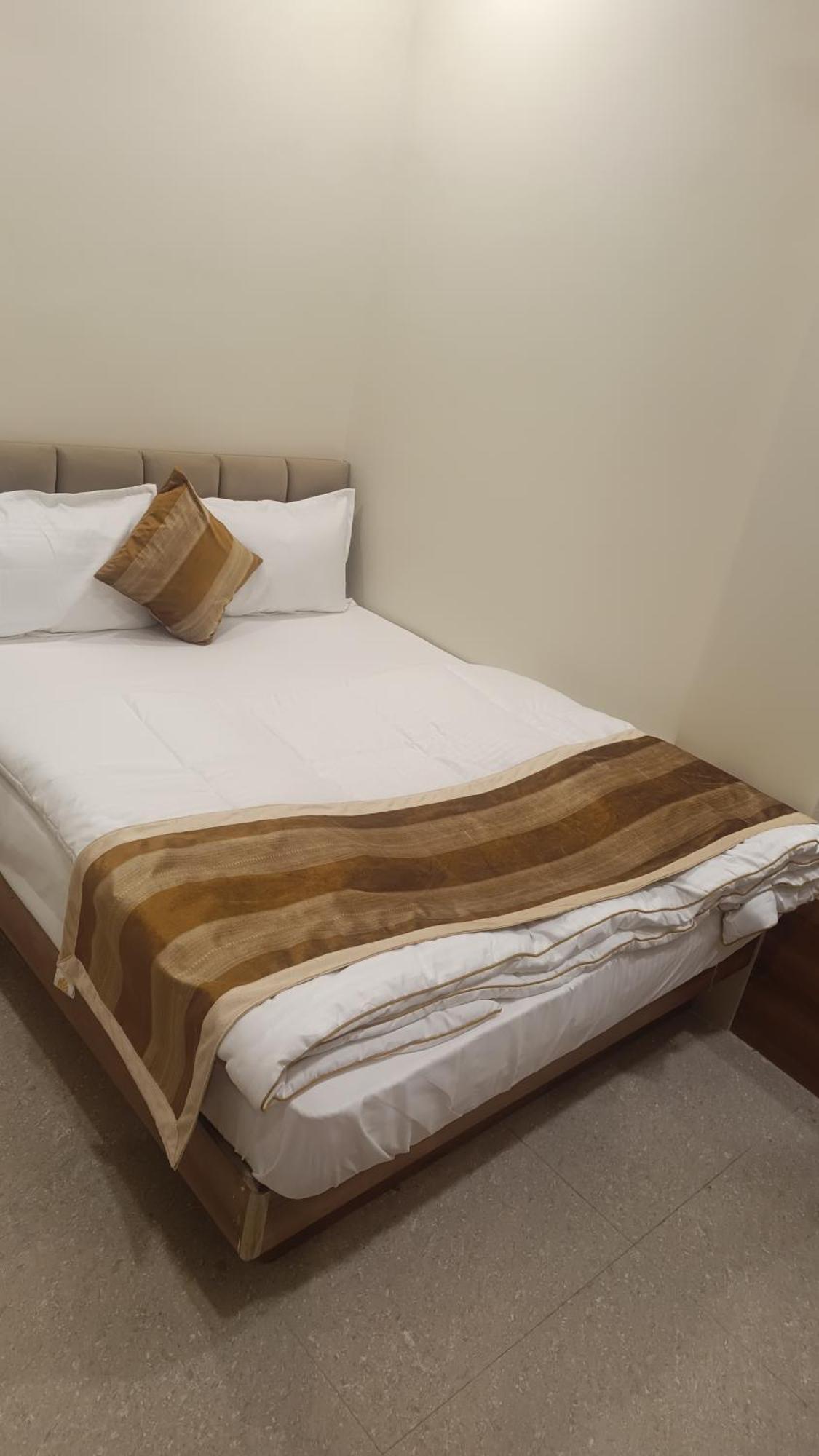 Shree Shyamraj Hotel Ujjain Extérieur photo